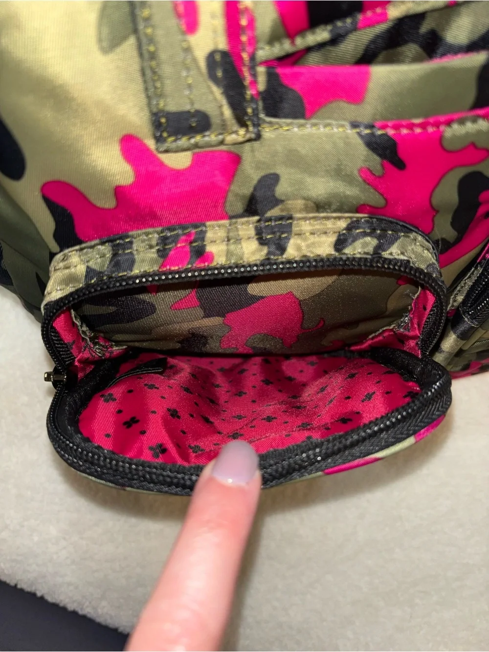 NWT Lug jumper carry all tote crossbody shoulder bag camo orchid puddle jumper